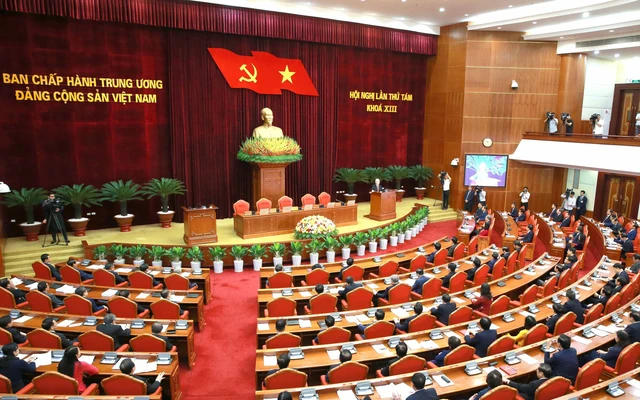 Thông báo Hội nghị lần thứ tám Ban Chấp hành Trung ương Đảng khóa XIII
