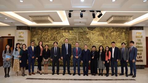 Phó Trưởng Ban Kinh tế Trung ương Nguyễn Hồng Sơn tiếp và làm việc với Đoàn Cán bộ Quỹ Tiền tệ quốc tế