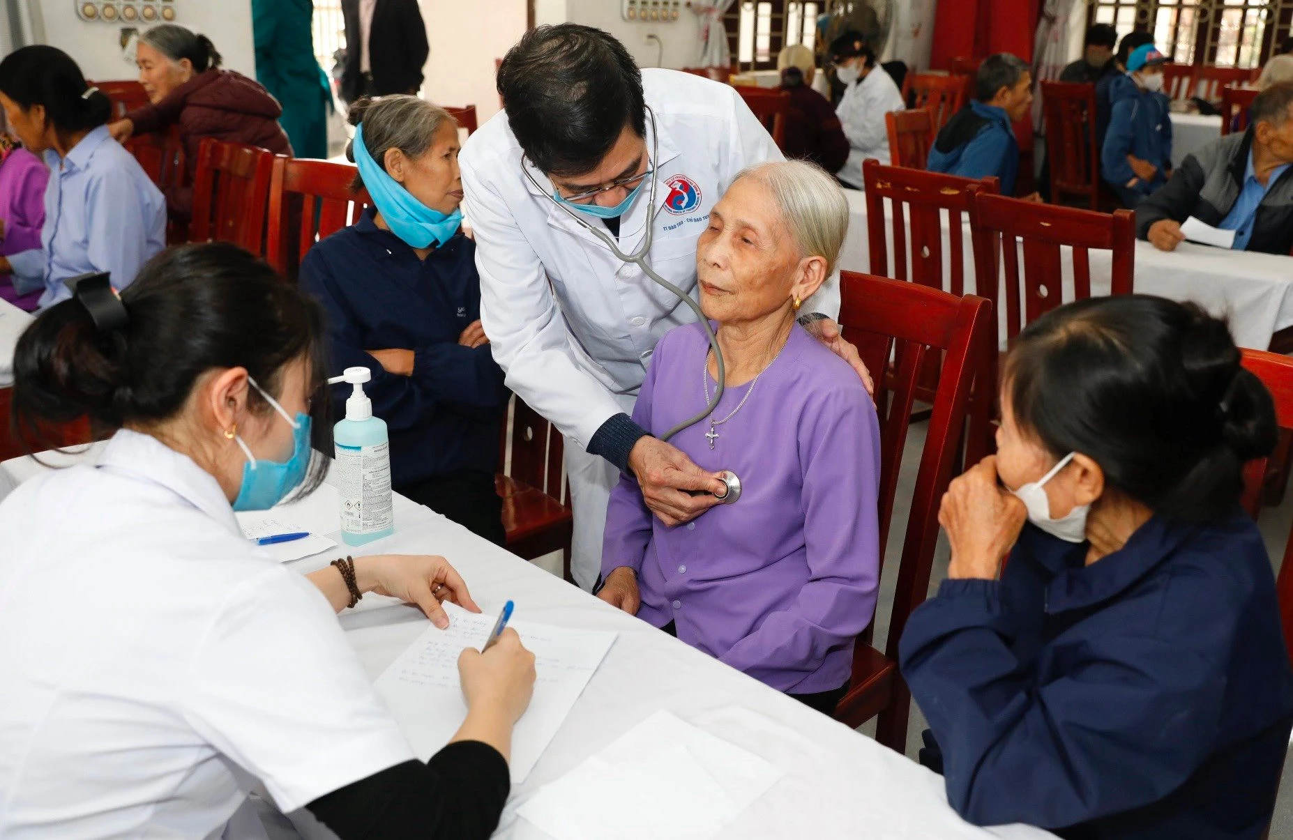 Tăng lương hưu, bao nhiêu là phù hợp?