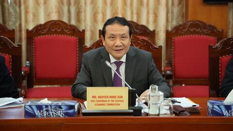 Phó Trưởng Ban Kinh tế Trung ương Nguyễn Hồng Sơn tiếp và làm việc với đoàn Điều IV của Quỹ Tiền tệ quốc tế
