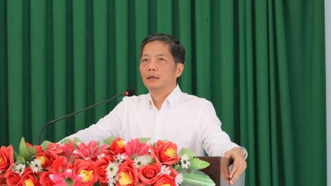 Ông Trần Tuấn Anh - Ủy viên Bộ Chính trị, Trưởng Ban Kinh tế Trung ương tiếp xúc cử tri huyện Vạn Ninh, Khánh Hòa