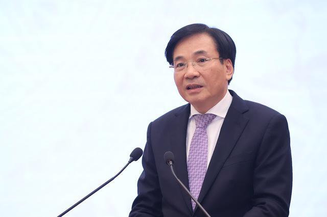 Bộ trưởng Trần Văn Sơn th&ocirc;ng tin với b&aacute;o ch&iacute; về Hội nghị trực tuyến to&agrave;n quốc tổng kết c&ocirc;ng t&aacute;c năm 2023, triển khai c&ocirc;ng t&aacute;c năm 2024 của Ch&iacute;nh phủ v&agrave; ch&iacute;nh quyền địa phương - Ảnh: VGP.