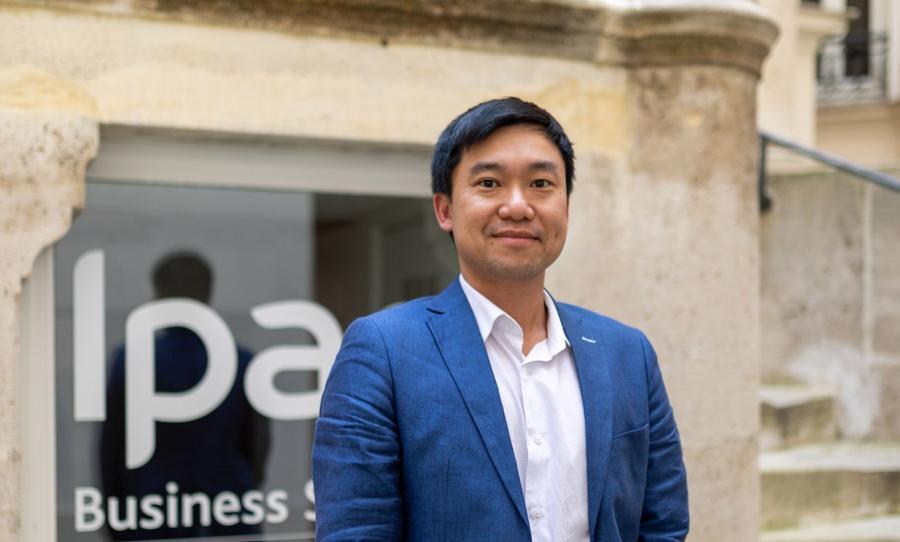 PGS.TS V&otilde; Đ&igrave;nh Tr&iacute;, Giảng vi&ecirc;n Trường ĐH Kinh tế TP HCM v&agrave; IPAG Business School Paris, th&agrave;nh vi&ecirc;n Tổ chức Khoa học v&agrave; Chuy&ecirc;n gia Việt Nam To&agrave;n cầu - AVSE Global.