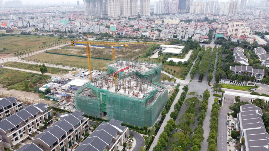 Ch&iacute;nh phủ chịu tr&aacute;ch nhiệm bảo đảm c&aacute;c điều kiện cần thiết để triển khai thi h&agrave;nh c&aacute;c luật th&ocirc;ng suốt, kh&ocirc;ng để xảy ra vướng mắc do chậm ban h&agrave;nh văn bản quy định chi tiết, kh&ocirc;ng tạo khoảng trống ph&aacute;p l&yacute;, g&acirc;y kh&oacute; khăn cho địa phương, doanh nghiệp v&agrave; người d&acirc;n.