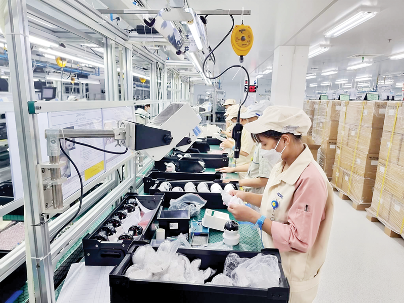Công nghiệp chế biến, chế tiếp tiếp tục dẫn đầu với tổng vốn đầu tư đạt gần 20,2 tỷ USD.