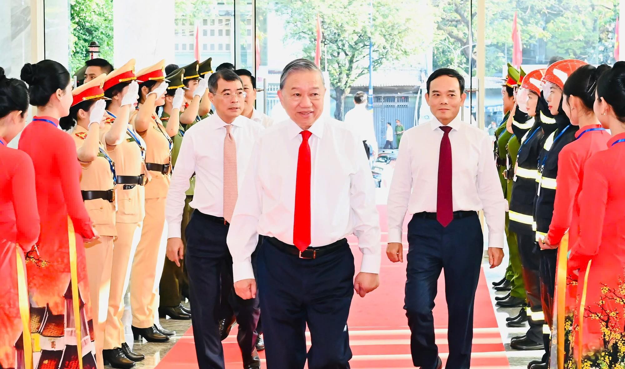 Tổng Bí thư Tô Lâm đến thăm, chúc tết Đảng bộ, chính quyền và nhân dân TPHCM. Ảnh: VIỆT DŨNG IMG_2950.jpeg